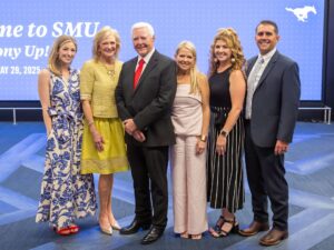 Read more about the article Blankenship Receives Distinguished Service Award